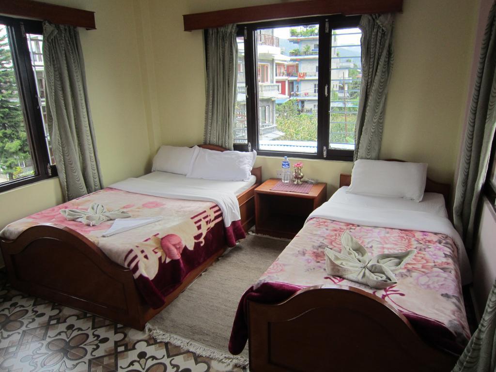 New Annapurna Guest House Pokhara Exterior photo