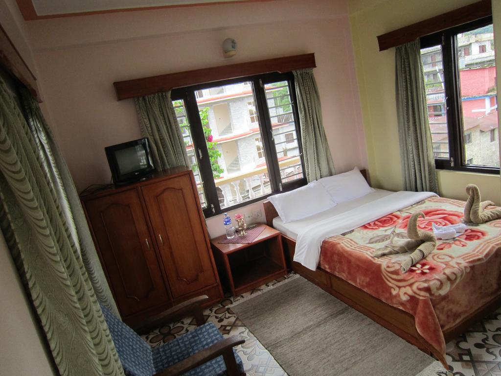 New Annapurna Guest House Pokhara Exterior photo