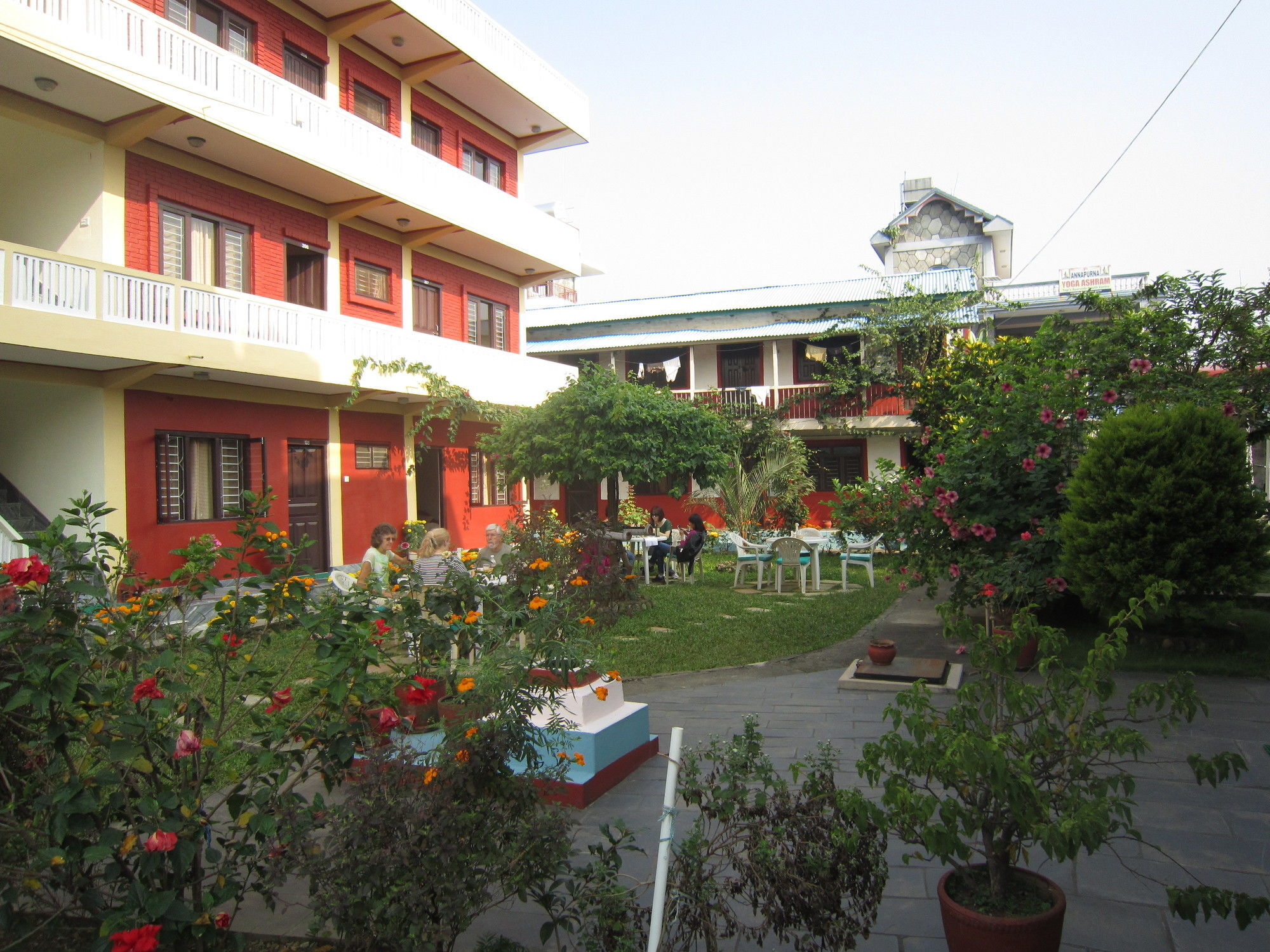 New Annapurna Guest House Pokhara Exterior photo